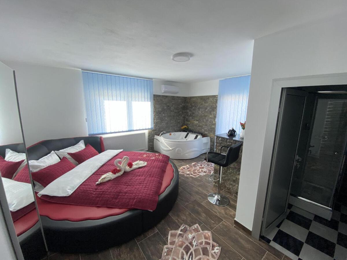 Motel Aladin Cazin Extérieur photo