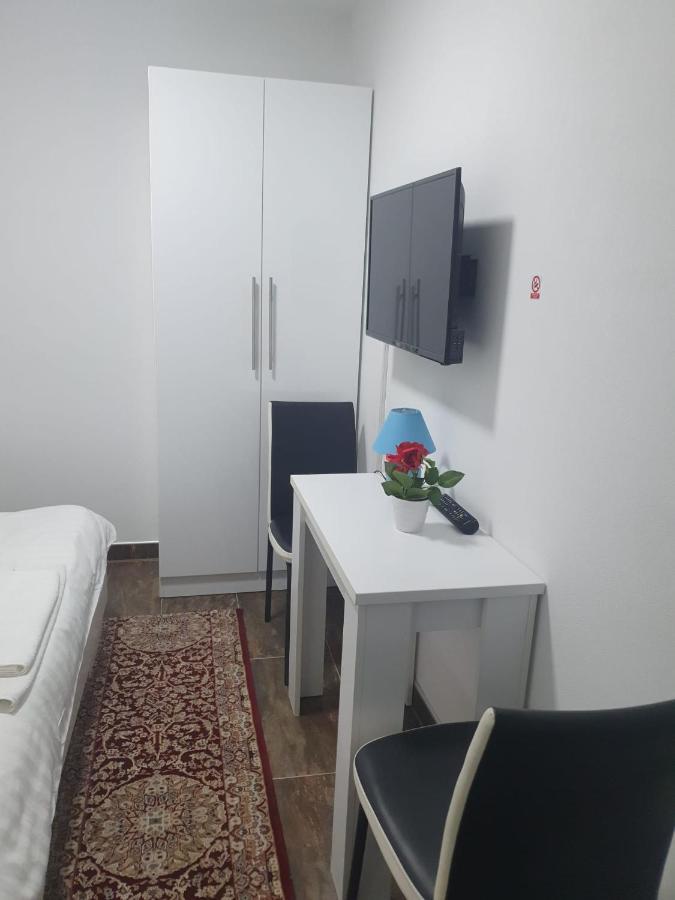 Motel Aladin Cazin Extérieur photo