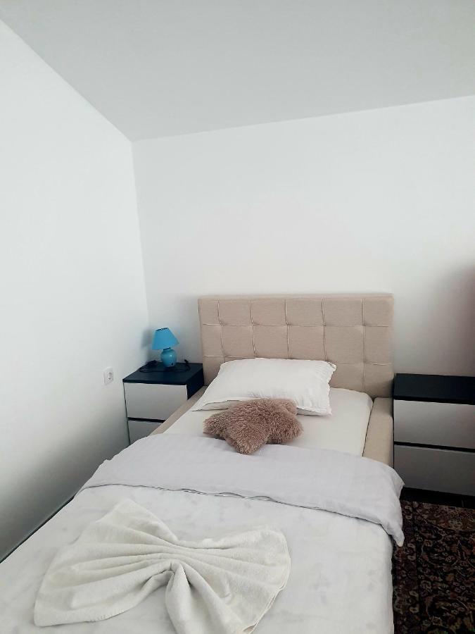 Motel Aladin Cazin Extérieur photo