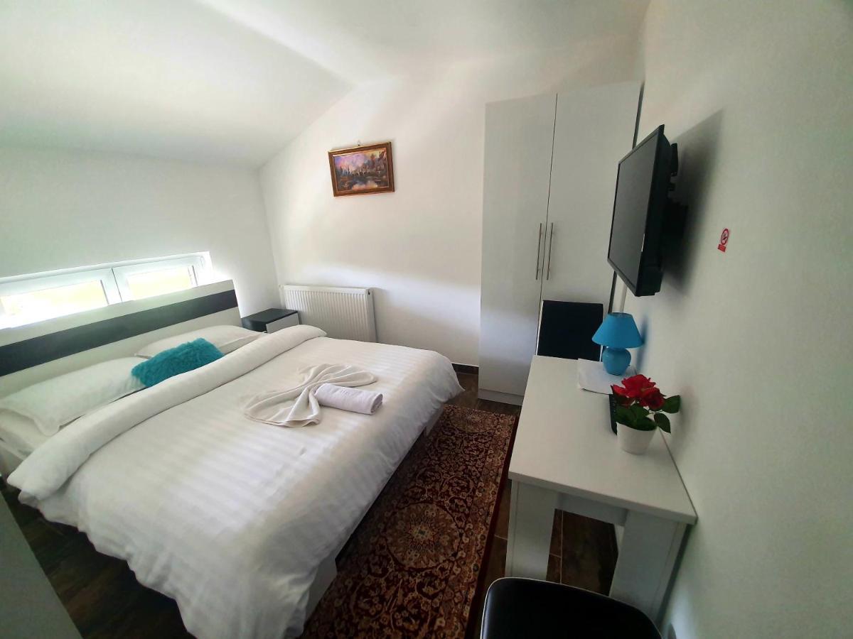 Motel Aladin Cazin Extérieur photo