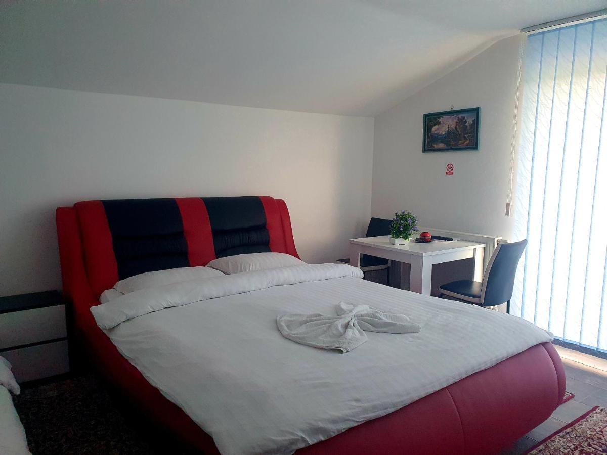 Motel Aladin Cazin Extérieur photo